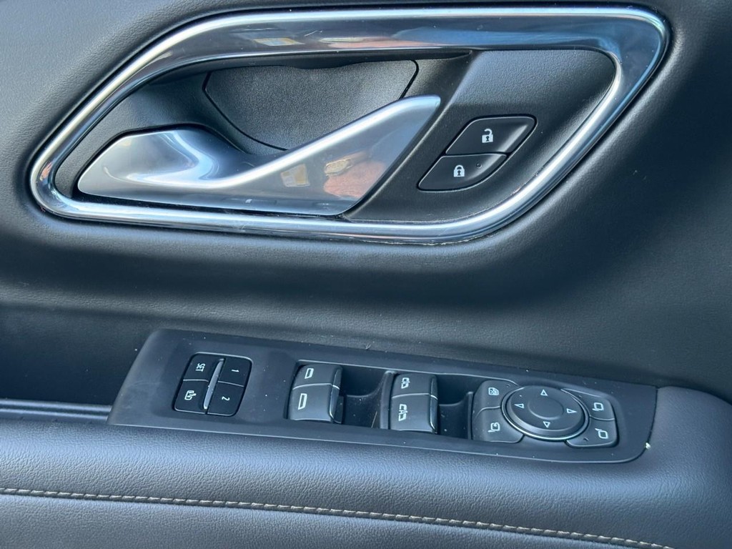 Chevrolet Tahoe Vehicle Full-screen Gallery Image 25