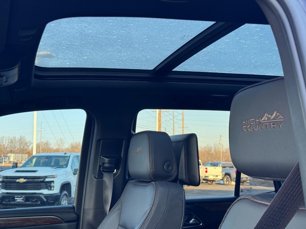 Chevrolet Tahoe Vehicle Full-screen Gallery Image 26