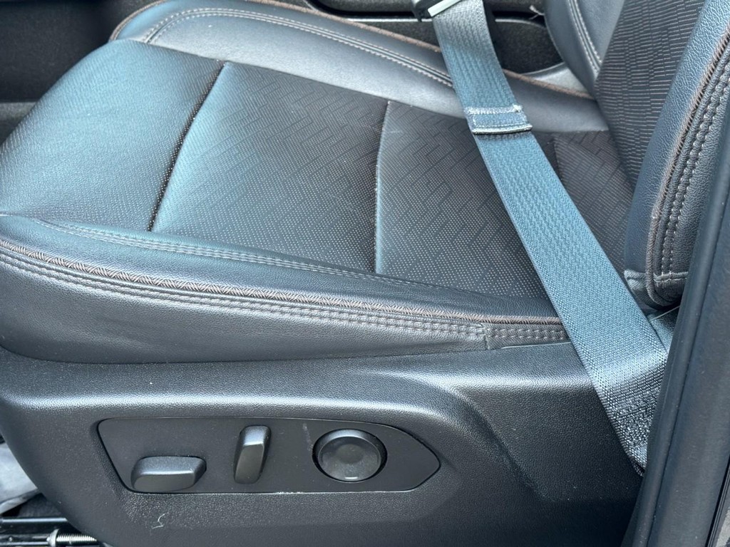 Chevrolet Tahoe Vehicle Full-screen Gallery Image 27