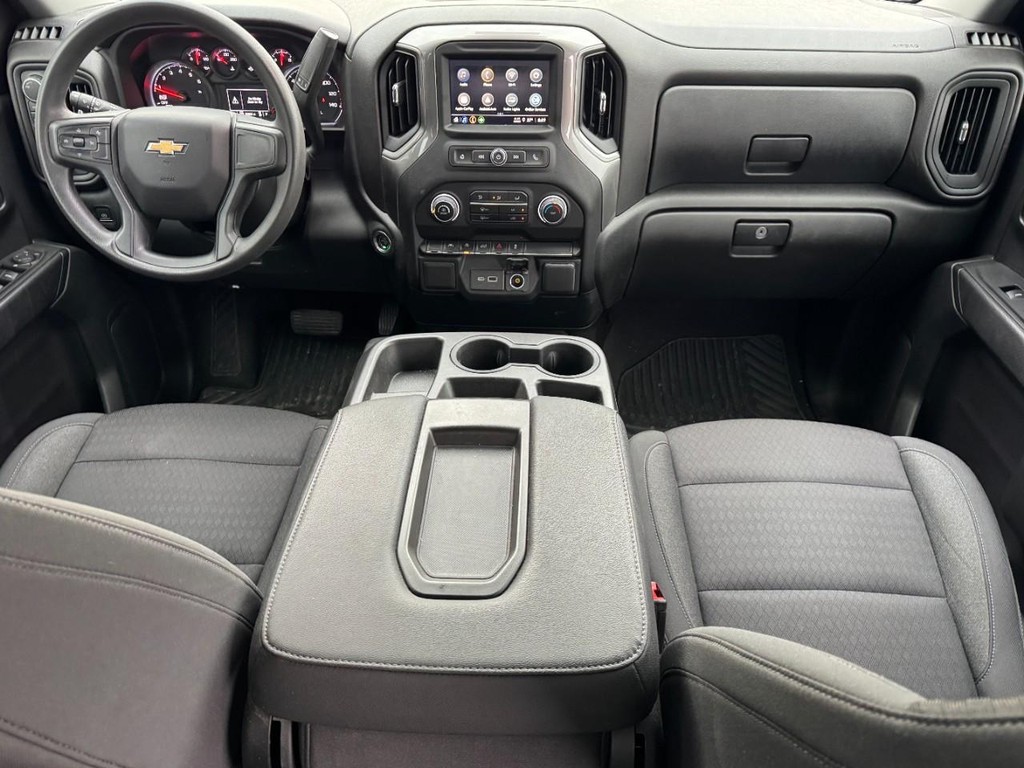 Chevrolet Silverado 1500 Vehicle Full-screen Gallery Image 10
