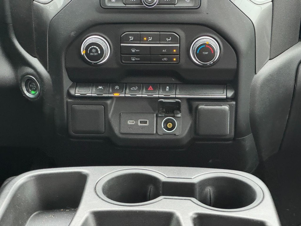 Chevrolet Silverado 1500 Vehicle Full-screen Gallery Image 13