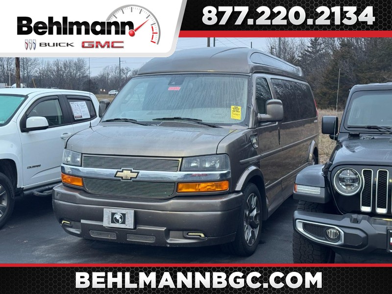 Chevrolet Express Cargo Van Vehicle Full-screen Gallery Image 01