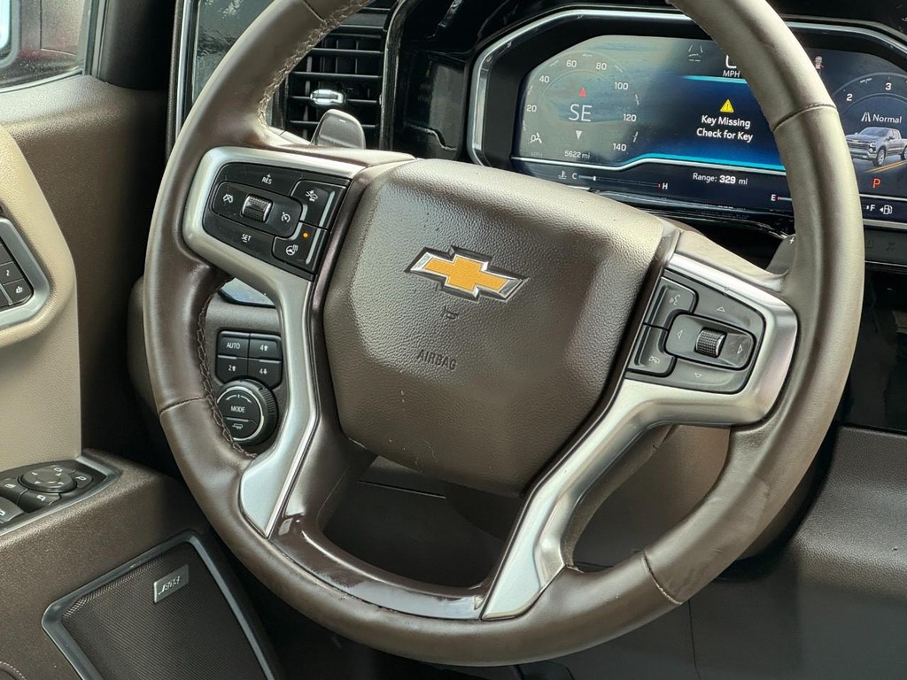 Chevrolet Silverado 1500 Vehicle Full-screen Gallery Image 11