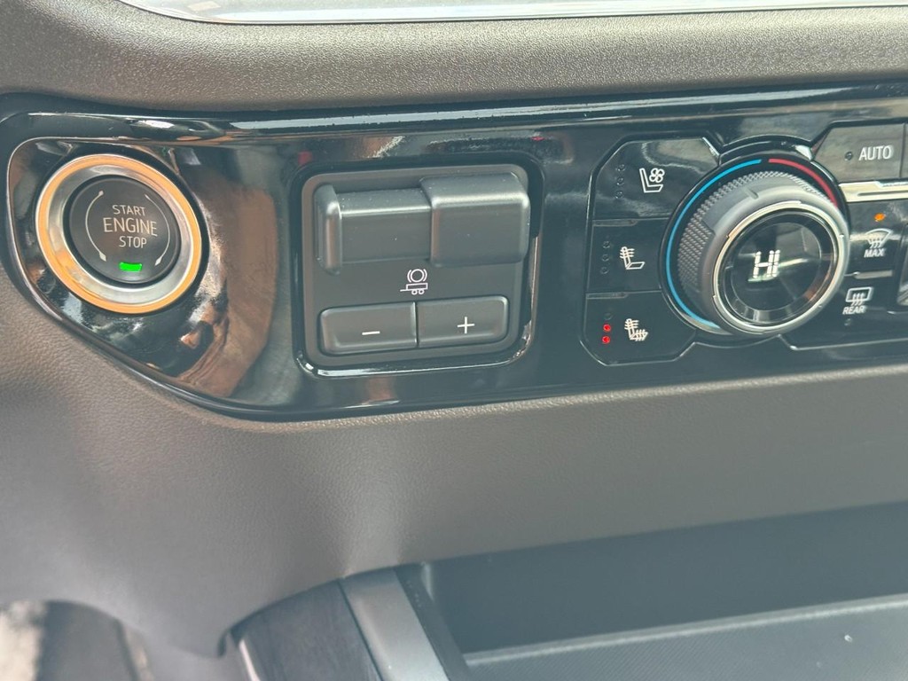Chevrolet Silverado 1500 Vehicle Full-screen Gallery Image 20