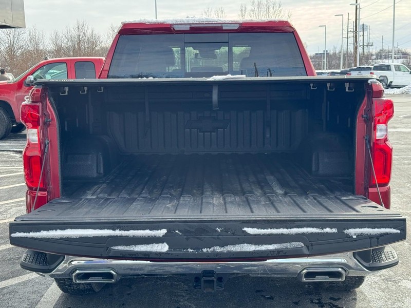 Chevrolet Silverado 1500 Vehicle Full-screen Gallery Image 05