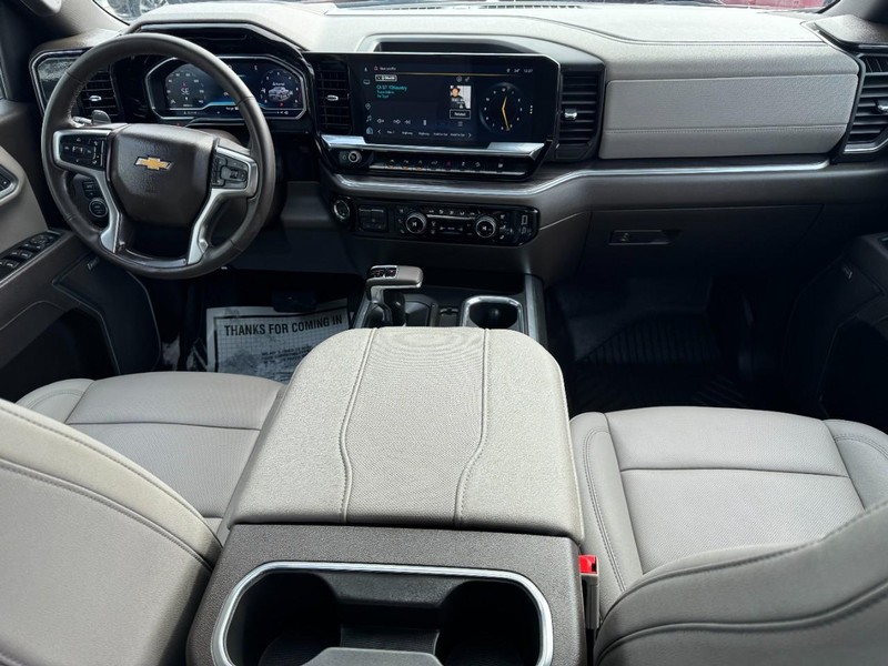 Chevrolet Silverado 1500 Vehicle Full-screen Gallery Image 10