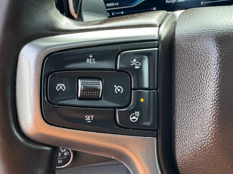 Chevrolet Silverado 1500 Vehicle Full-screen Gallery Image 17