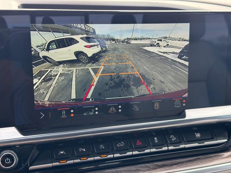 Chevrolet Silverado 1500 Vehicle Full-screen Gallery Image 21