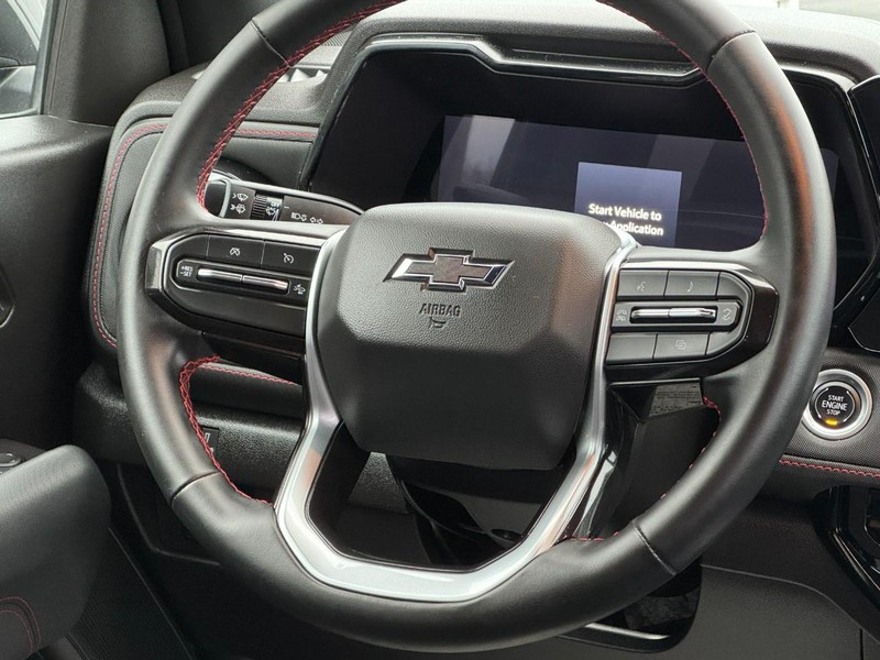 Chevrolet Colorado Vehicle Full-screen Gallery Image 12