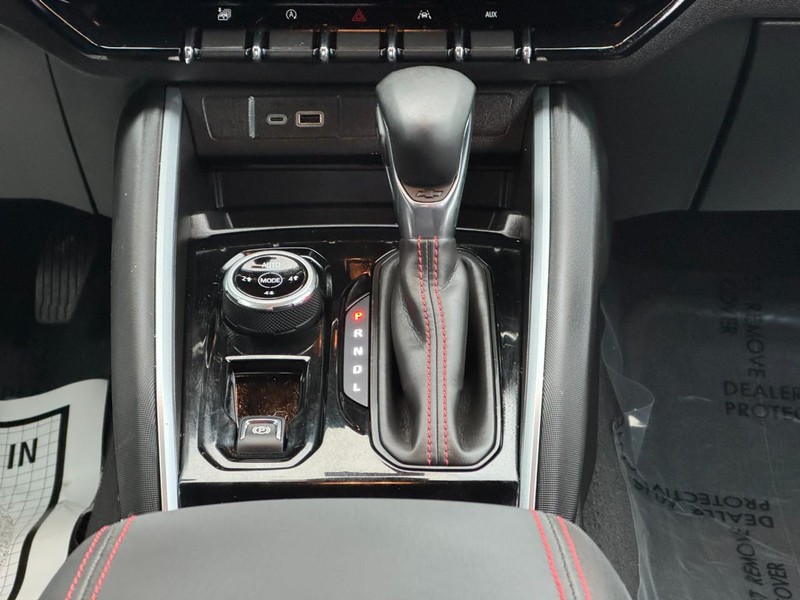 Chevrolet Colorado Vehicle Full-screen Gallery Image 14