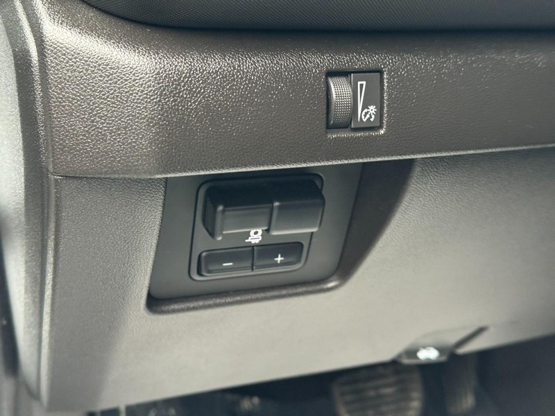 Chevrolet Colorado Vehicle Full-screen Gallery Image 17