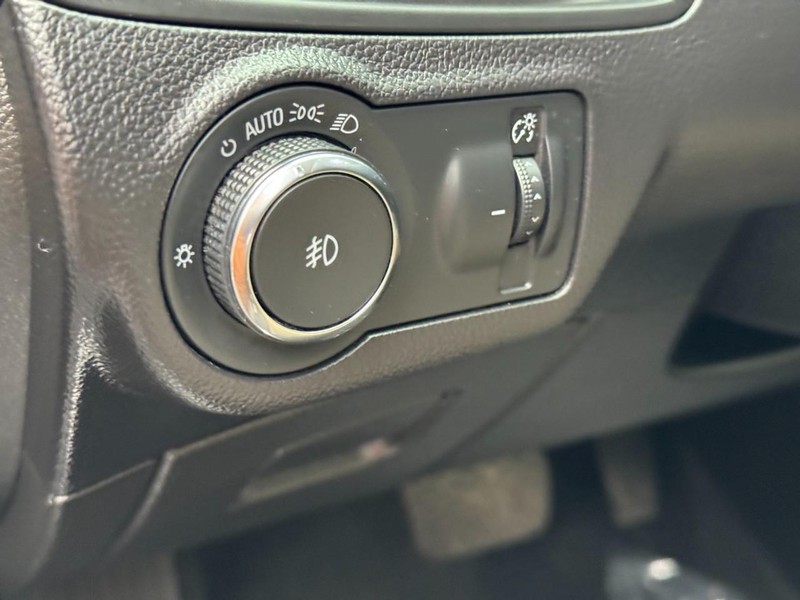 Buick Envision Vehicle Full-screen Gallery Image 17