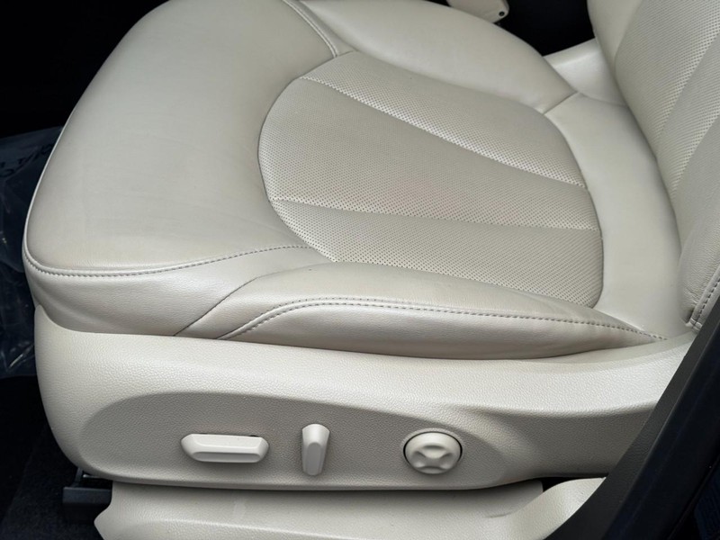 Buick Envision Vehicle Full-screen Gallery Image 24