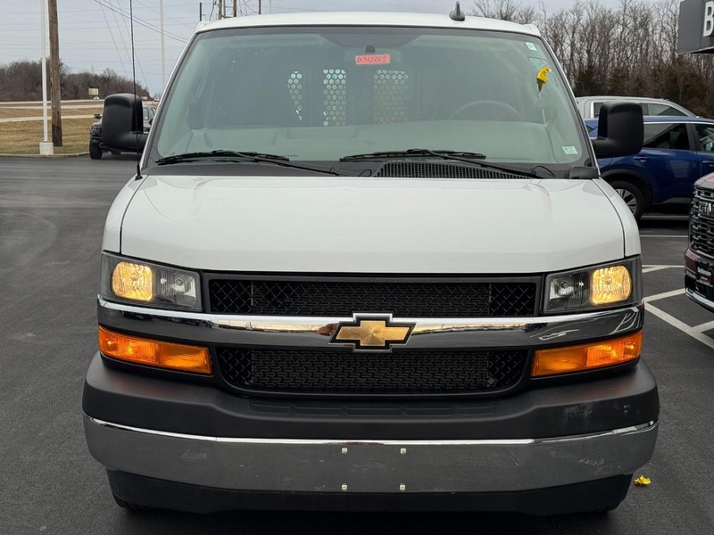 Chevrolet Express Cargo Van Vehicle Full-screen Gallery Image 09
