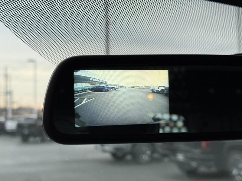 Chevrolet Express Cargo Van Vehicle Full-screen Gallery Image 21