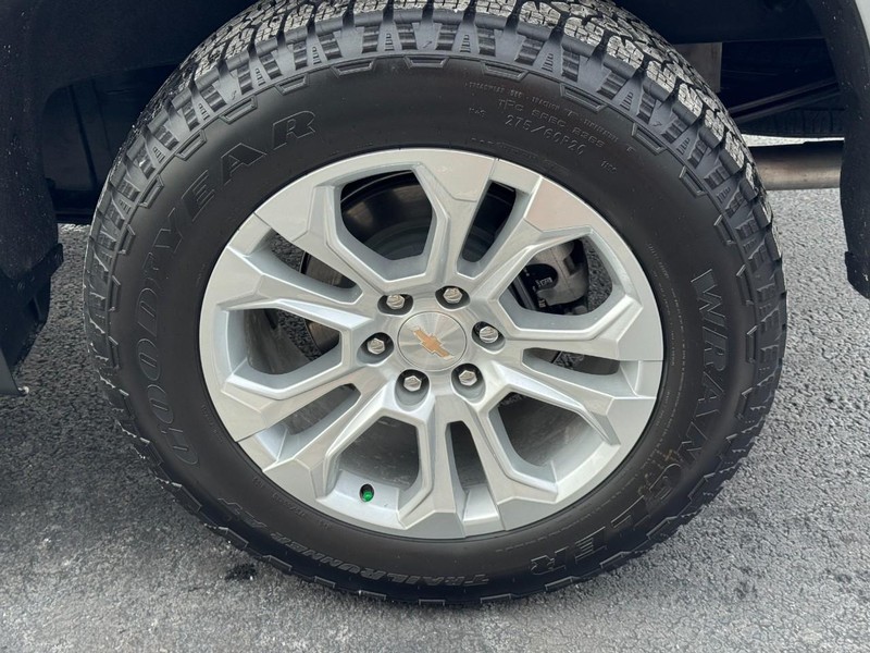 Chevrolet Silverado 1500 Vehicle Full-screen Gallery Image 07