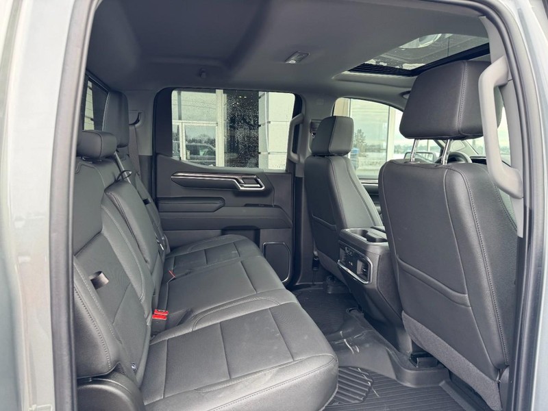 Chevrolet Silverado 1500 Vehicle Full-screen Gallery Image 10