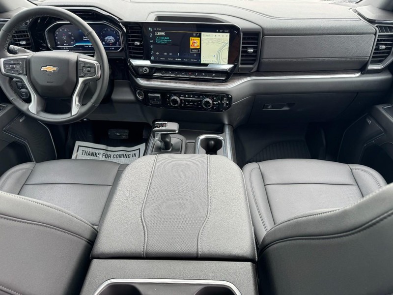 Chevrolet Silverado 1500 Vehicle Full-screen Gallery Image 11