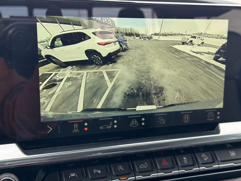 Chevrolet Silverado 1500 Vehicle Full-screen Gallery Image 22