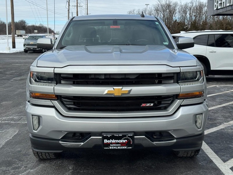 Chevrolet Silverado 1500 Vehicle Full-screen Gallery Image 09
