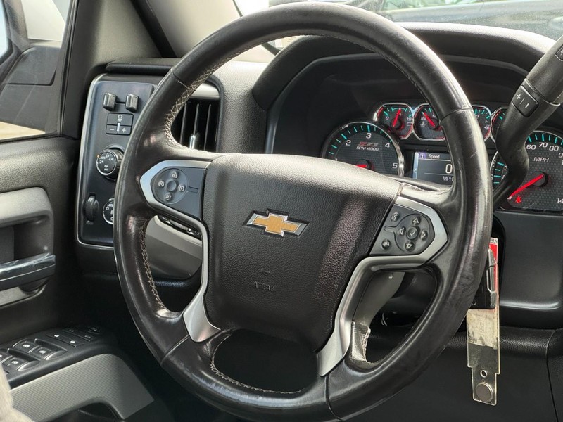 Chevrolet Silverado 1500 Vehicle Full-screen Gallery Image 12