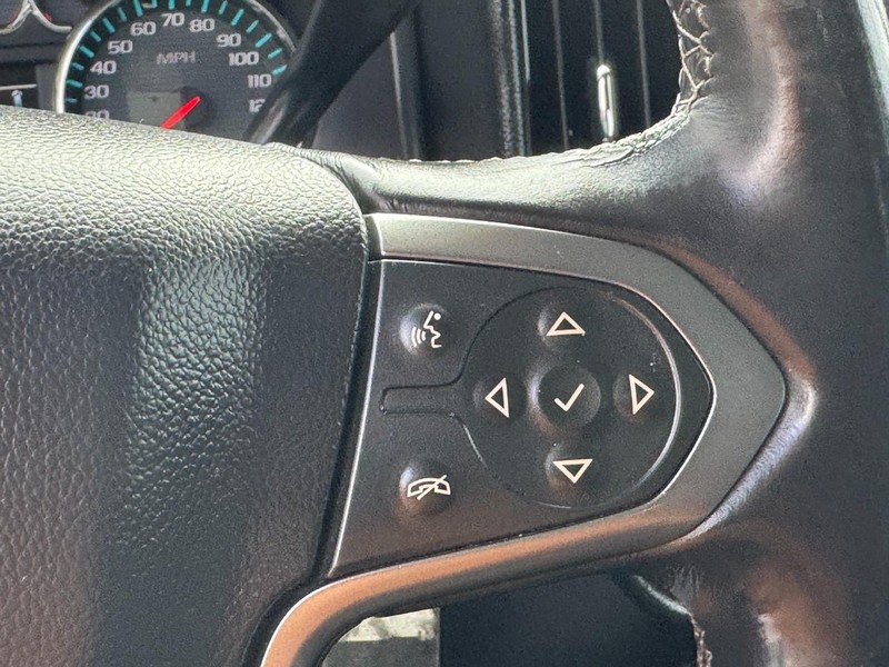 Chevrolet Silverado 1500 Vehicle Full-screen Gallery Image 18