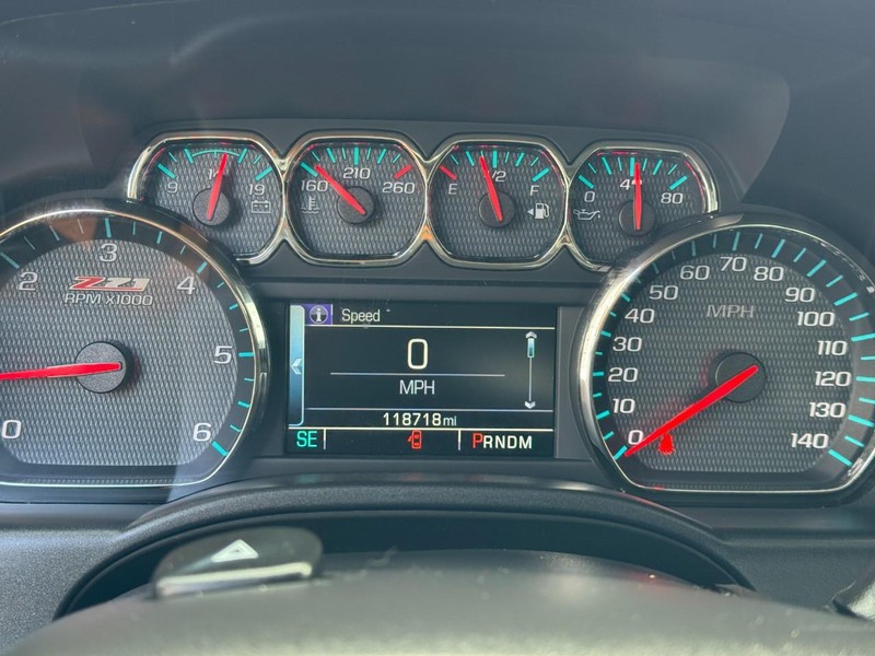 Chevrolet Silverado 1500 Vehicle Full-screen Gallery Image 19