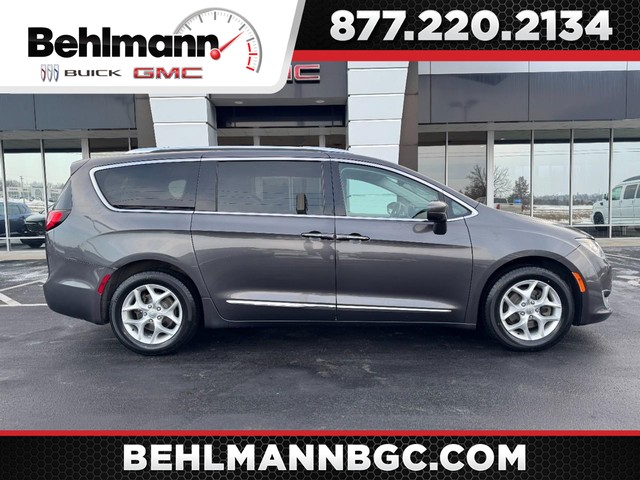 Troy MO 2017 Chrysler Pacifica more details - chrysler pacifica