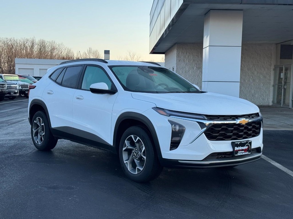 Chevrolet Trax Vehicle Full-screen Gallery Image 02