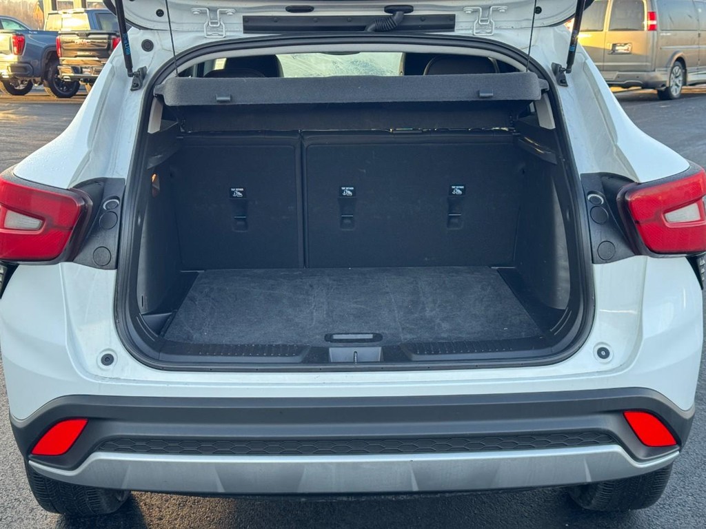 Chevrolet Trax Vehicle Full-screen Gallery Image 04