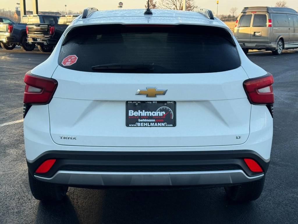 Chevrolet Trax Vehicle Full-screen Gallery Image 05