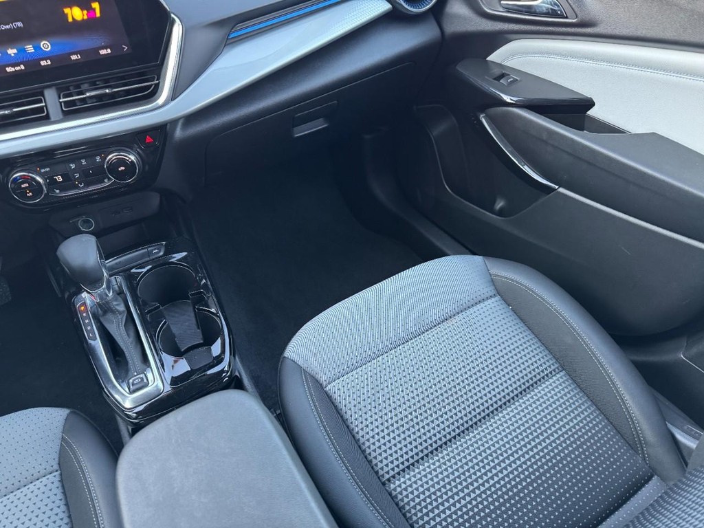 Chevrolet Trax Vehicle Full-screen Gallery Image 15