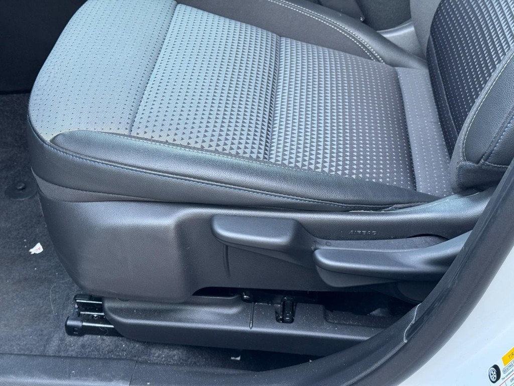 Chevrolet Trax Vehicle Full-screen Gallery Image 23