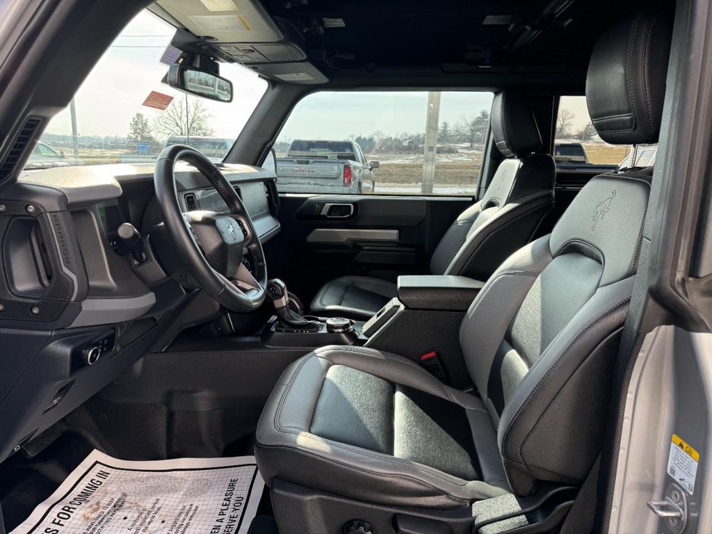 Ford Bronco Vehicle Full-screen Gallery Image 13