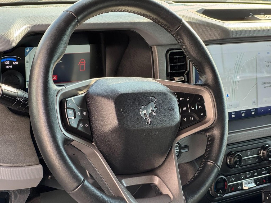 Ford Bronco Vehicle Full-screen Gallery Image 14