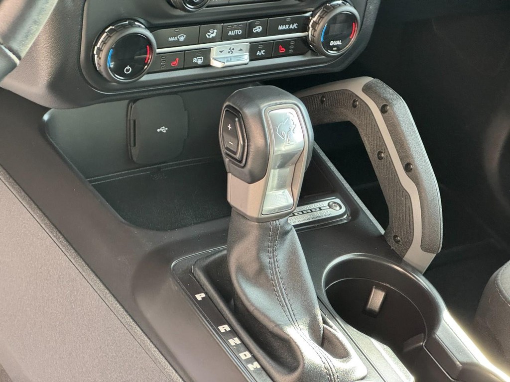 Ford Bronco Vehicle Full-screen Gallery Image 16