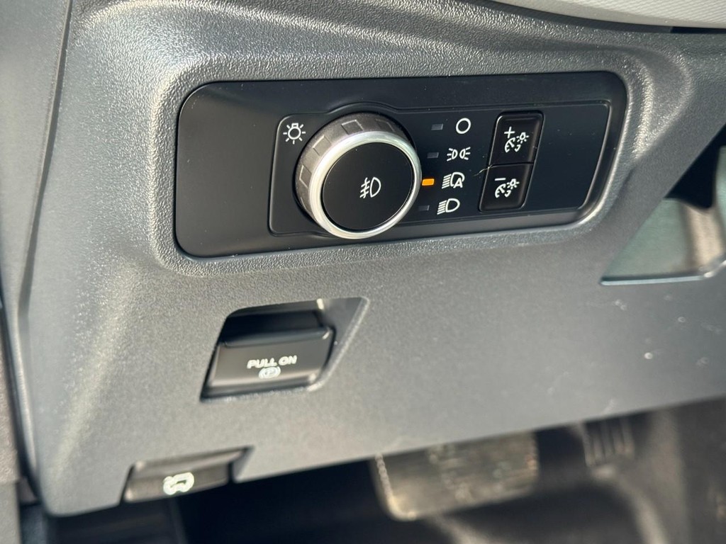 Ford Bronco Vehicle Full-screen Gallery Image 18