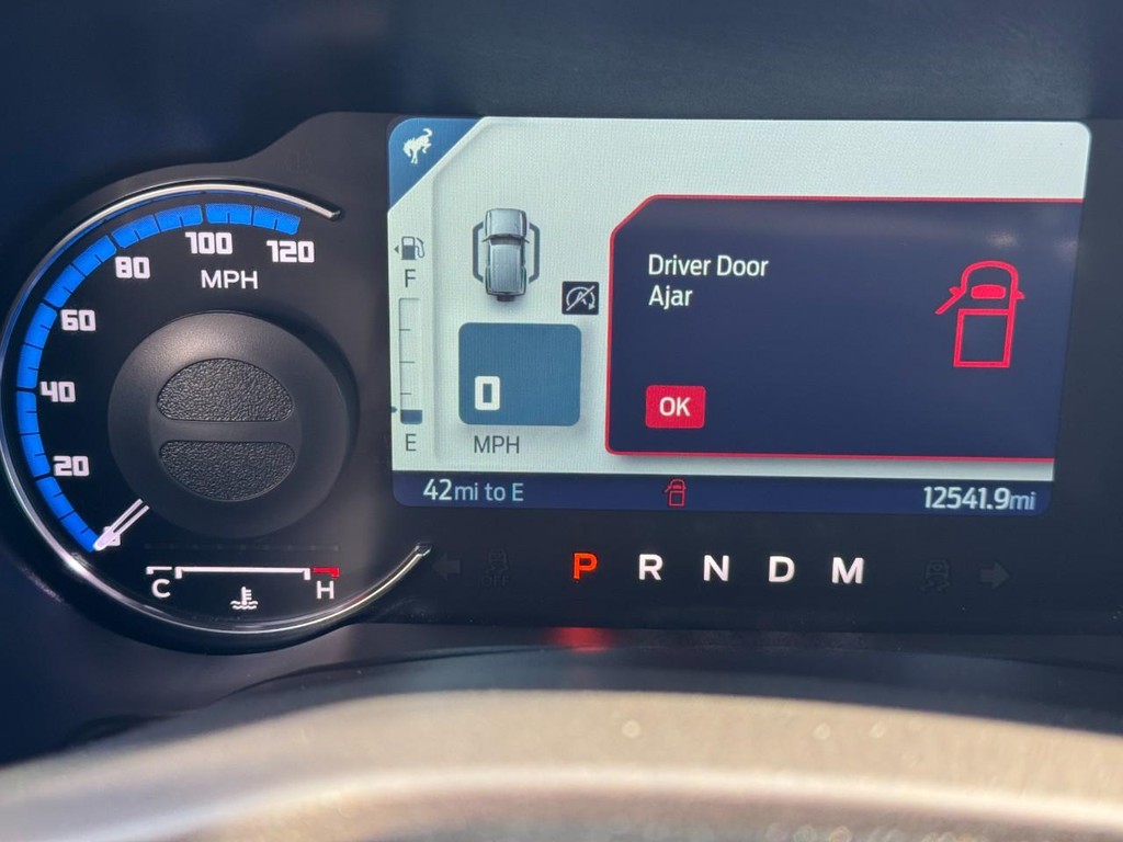 Ford Bronco Vehicle Full-screen Gallery Image 21