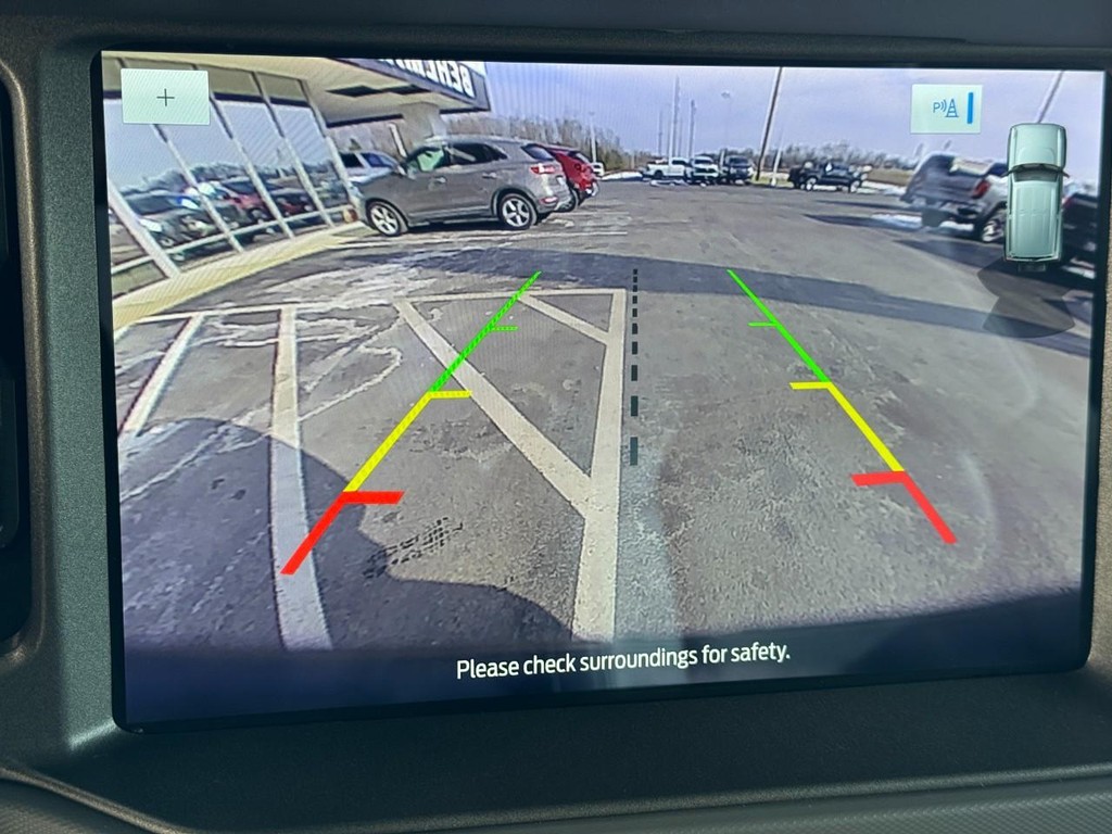 Ford Bronco Vehicle Full-screen Gallery Image 23