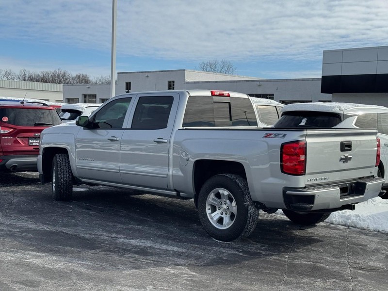 Chevrolet Silverado 1500 Vehicle Full-screen Gallery Image 02
