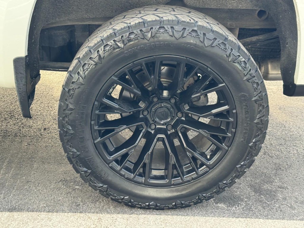 Chevrolet Silverado 1500 Vehicle Full-screen Gallery Image 07