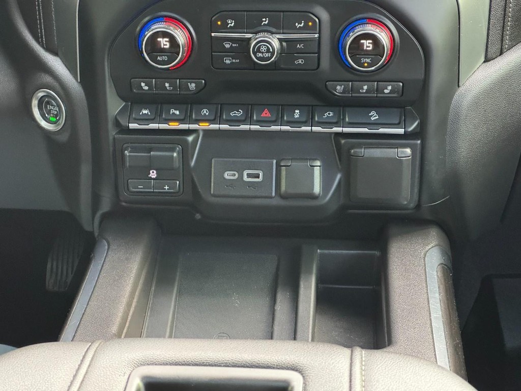 Chevrolet Silverado 1500 Vehicle Full-screen Gallery Image 14