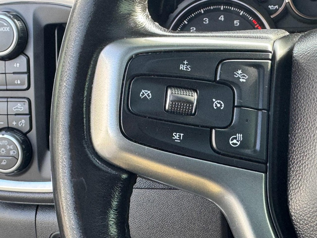 Chevrolet Silverado 1500 Vehicle Full-screen Gallery Image 18