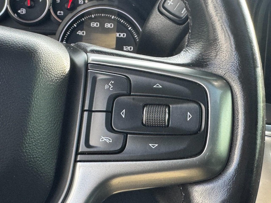 Chevrolet Silverado 1500 Vehicle Full-screen Gallery Image 19