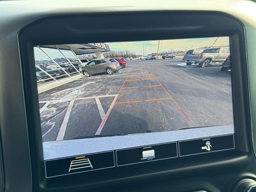 Chevrolet Silverado 1500 Vehicle Full-screen Gallery Image 22