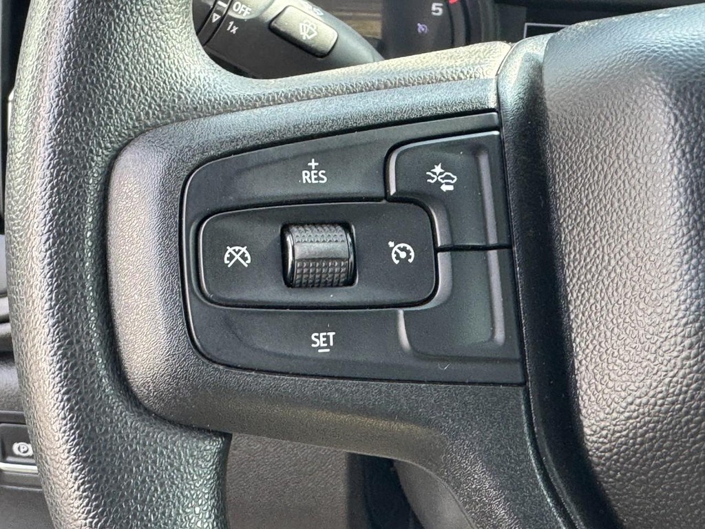 Chevrolet Silverado 2500HD Vehicle Full-screen Gallery Image 17