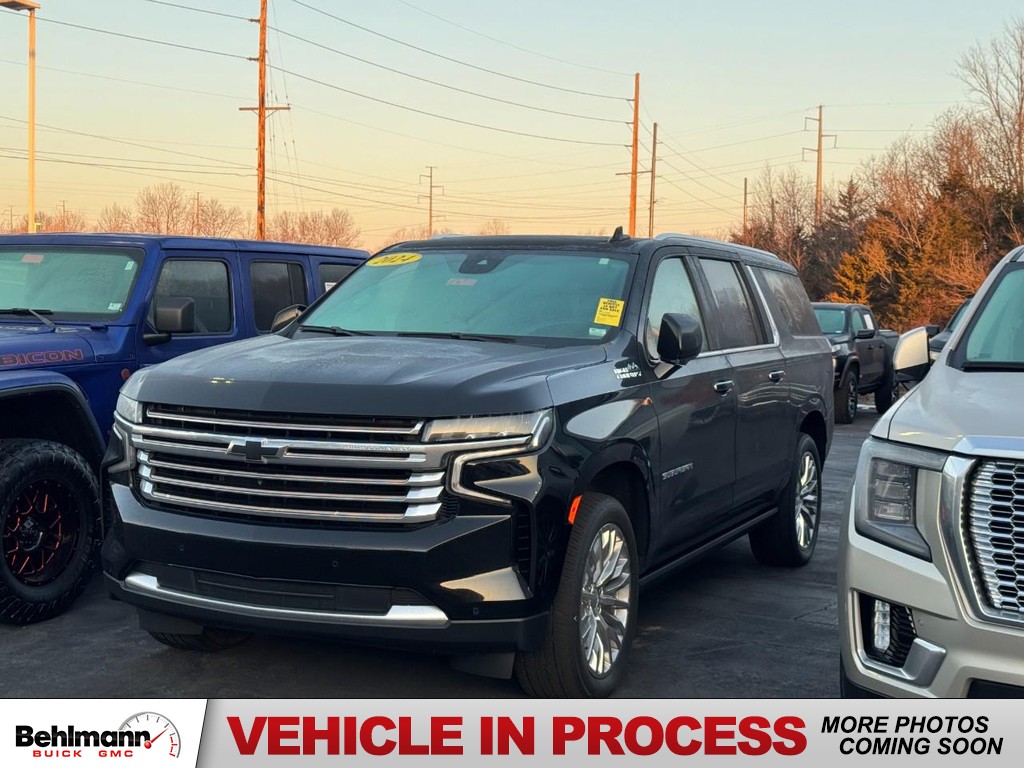 Chevrolet Suburban Vehicle Full-screen Gallery Image 01