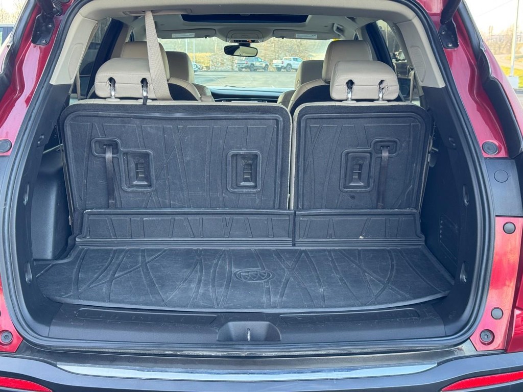 Buick Enclave Vehicle Full-screen Gallery Image 04