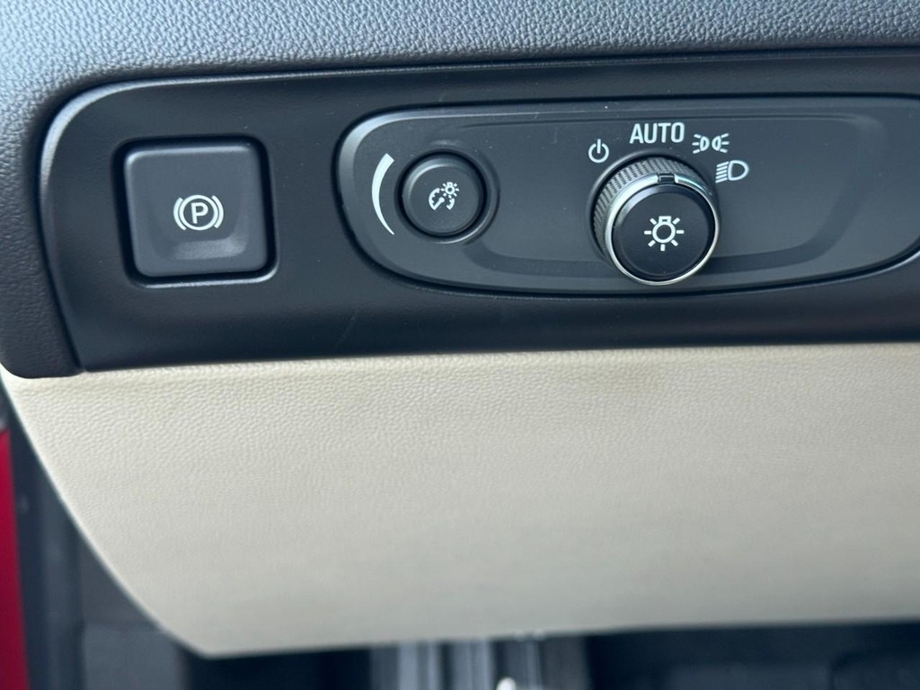 Buick Enclave Vehicle Full-screen Gallery Image 18