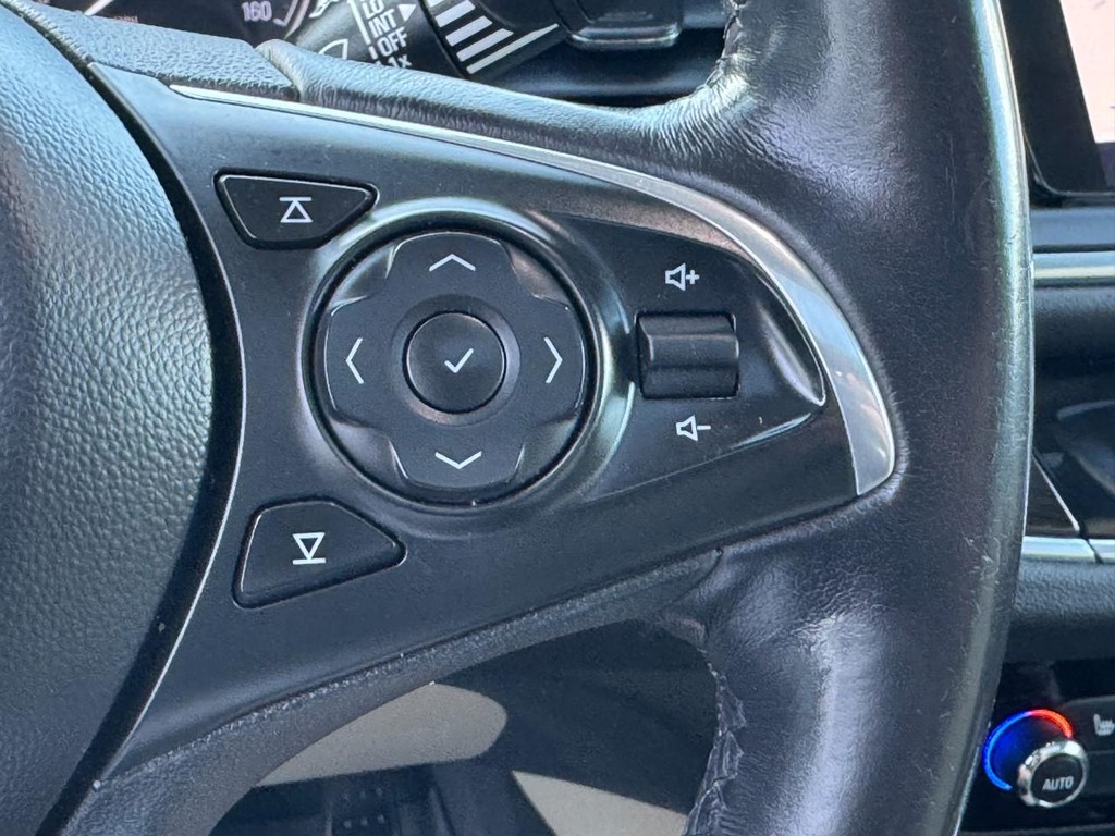 Buick Enclave Vehicle Full-screen Gallery Image 20